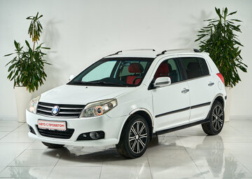 Geely MK Cross Вид 1