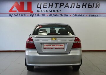 Chevrolet Aveo Вид 4